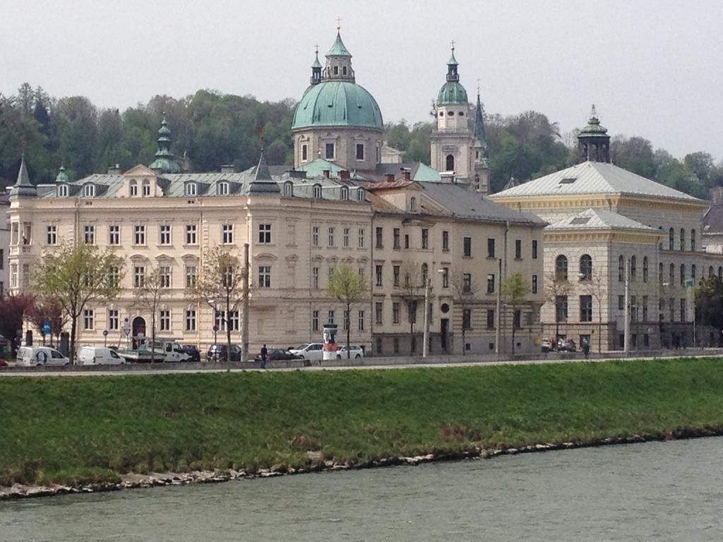 Sarah'S Altstadt Oase Залцбург Екстериор снимка